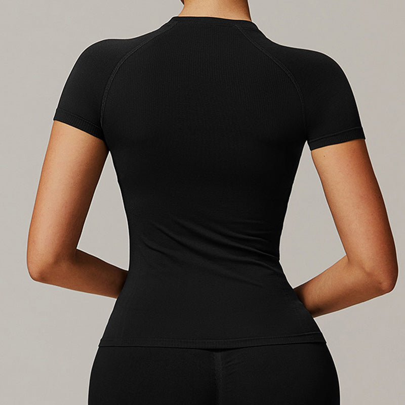 Threaded seamless short sleeve top