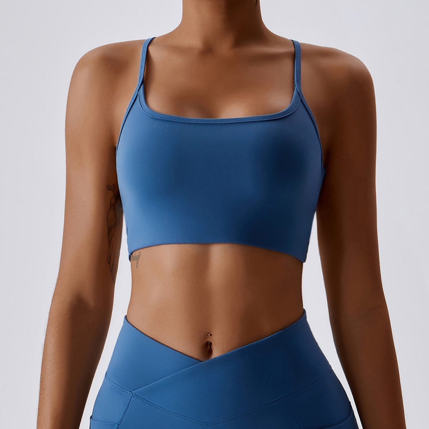 Solid color back cross sport bra