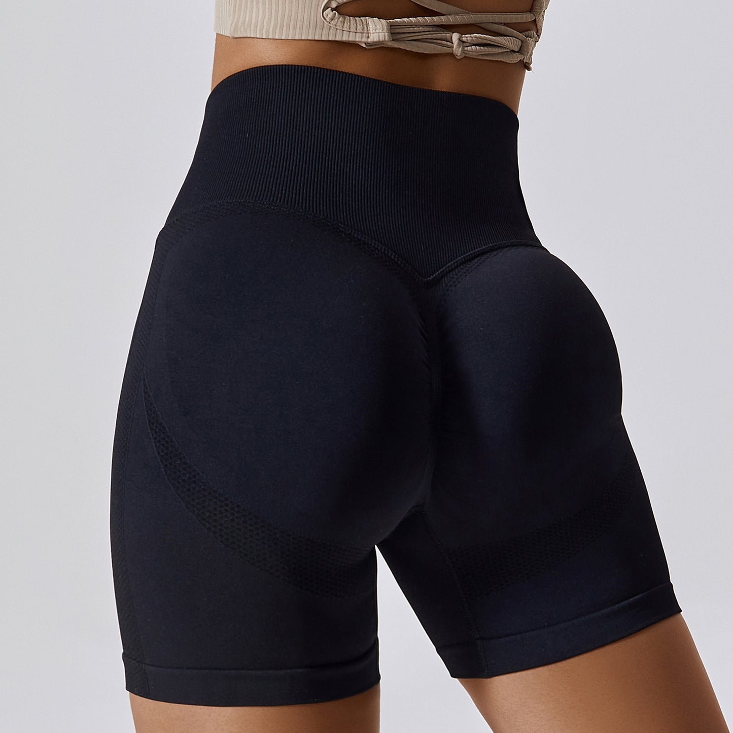 Solid color seamless hip lift shorts