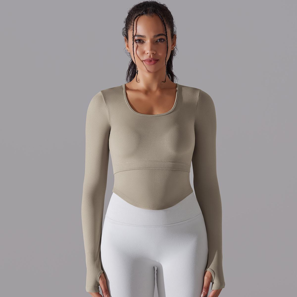 Seamless solid breathable sports top