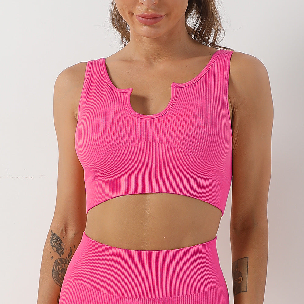 Seamless solid color sports bra