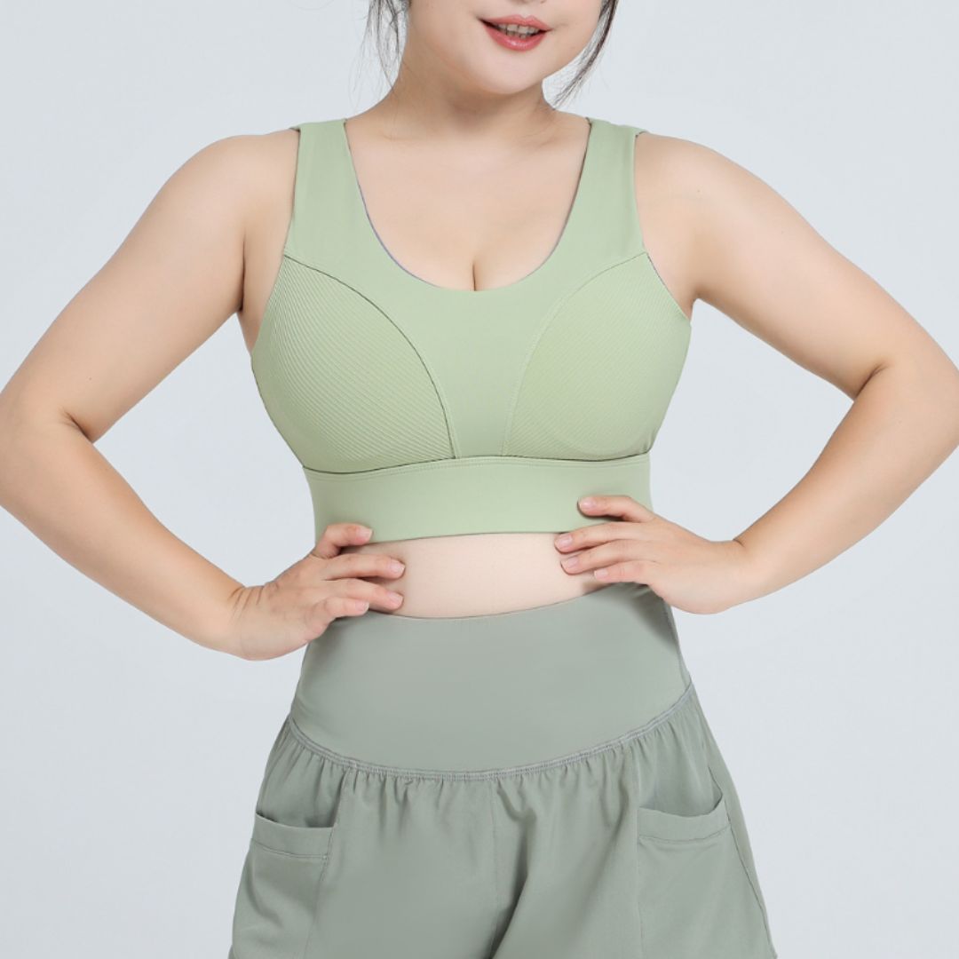 Plus-size straps sports bra