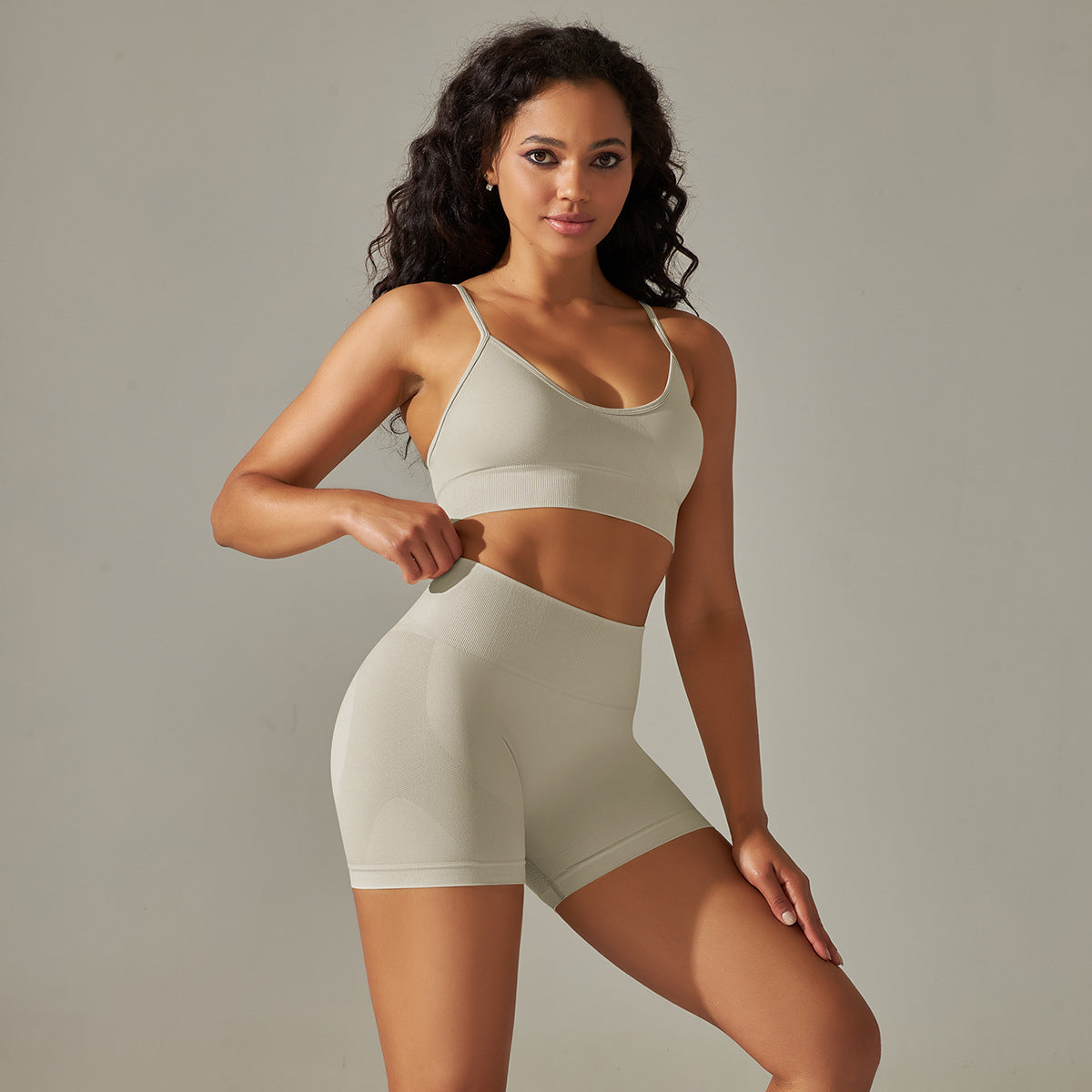 Solid color seamless sports bra + shorts 2-piece set