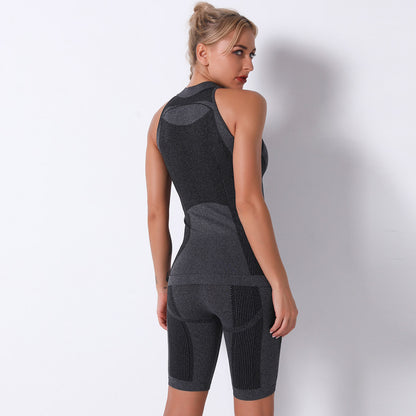 Seamless knitted sports top & shorts 2-piece set