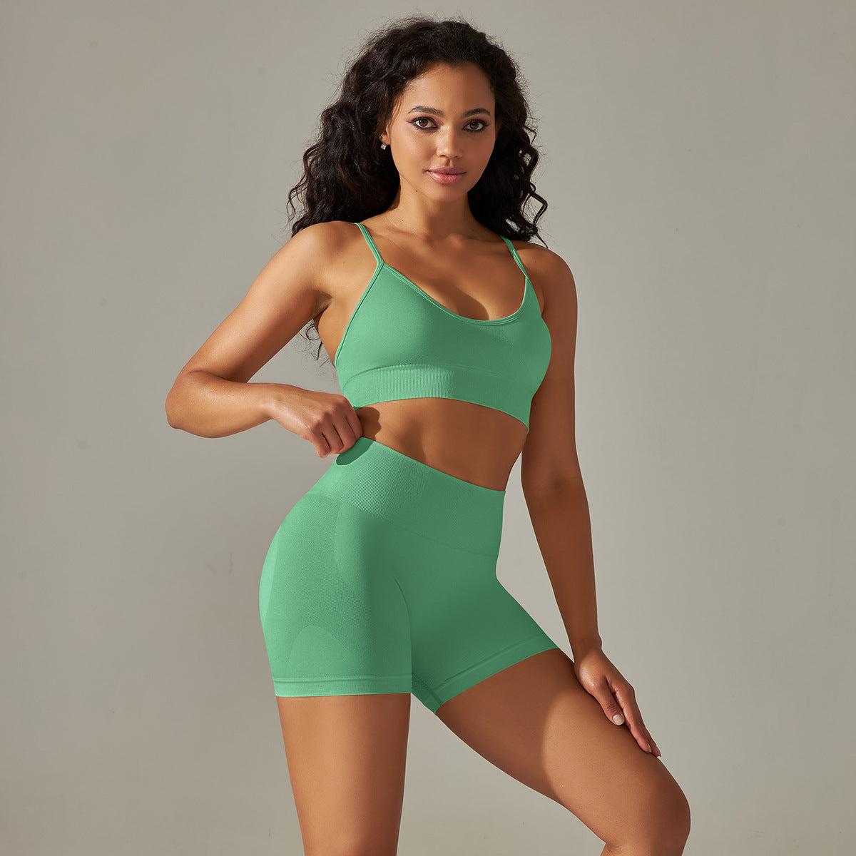 Solid color seamless sports bra + shorts 2-piece set