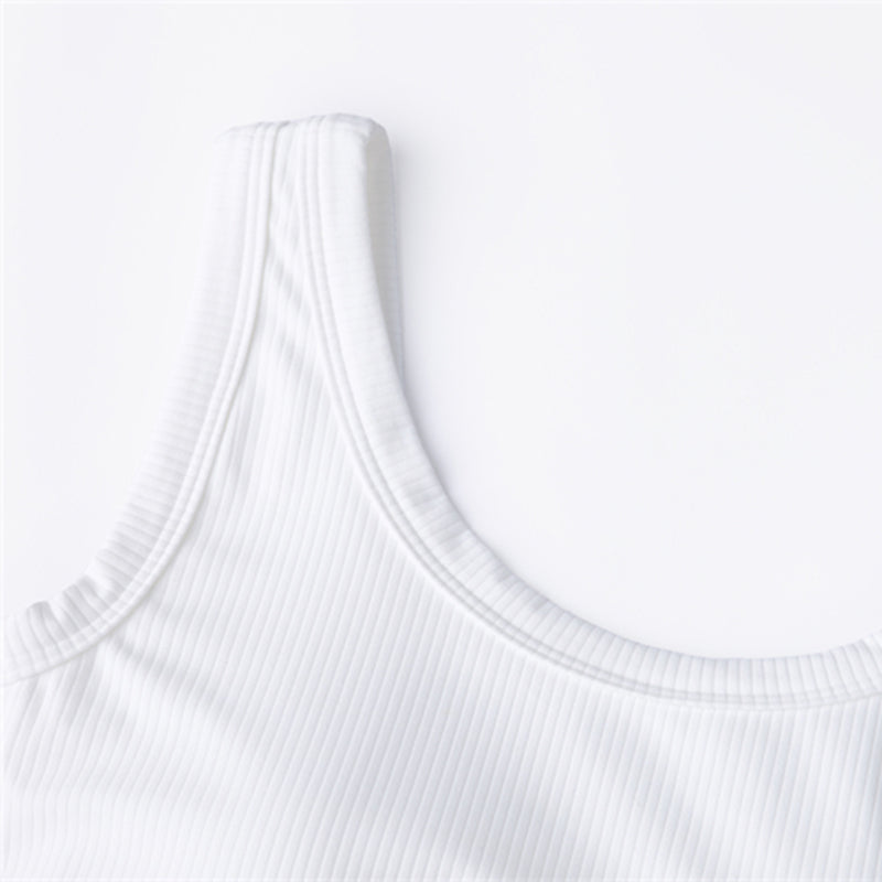 In summer, wear a crewneck fitness sports bras