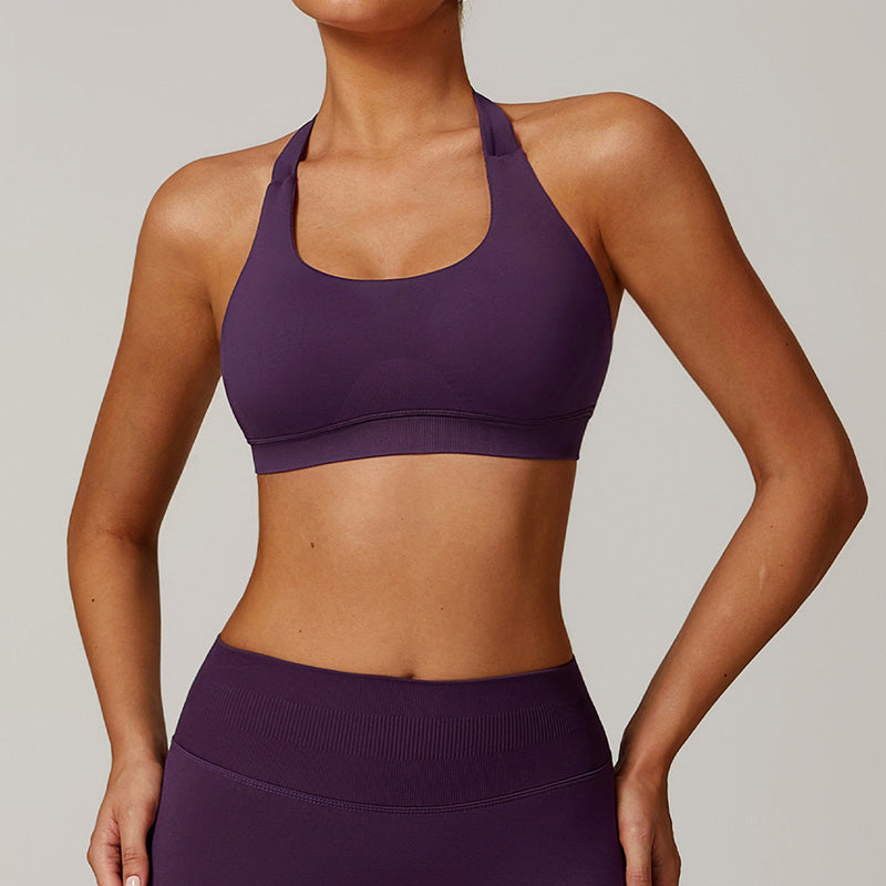 Seamless halter and backless sports bra